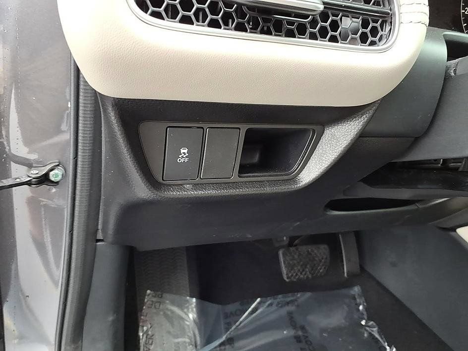 Certified 2026 Honda HR-V EX-L image 18