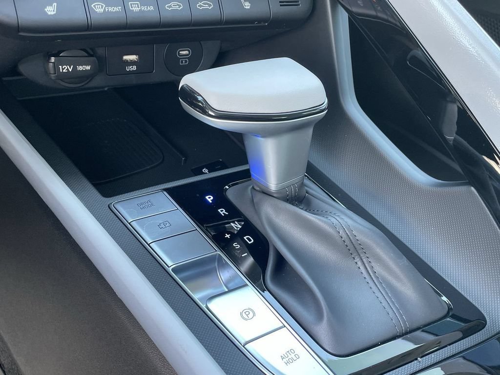 New 2026 Hyundai Elantra Limited FWD image 29