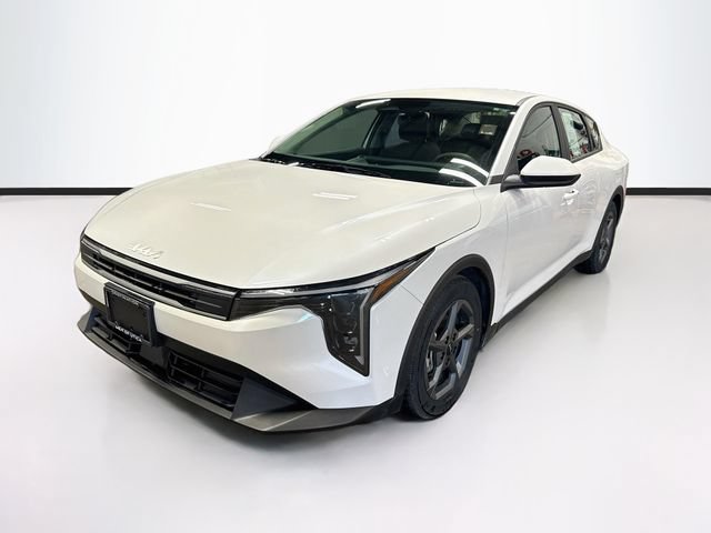 Used 2025 Kia K4 FWD image 3