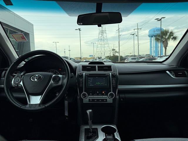Used 2014 Toyota Camry SE FWD image 11