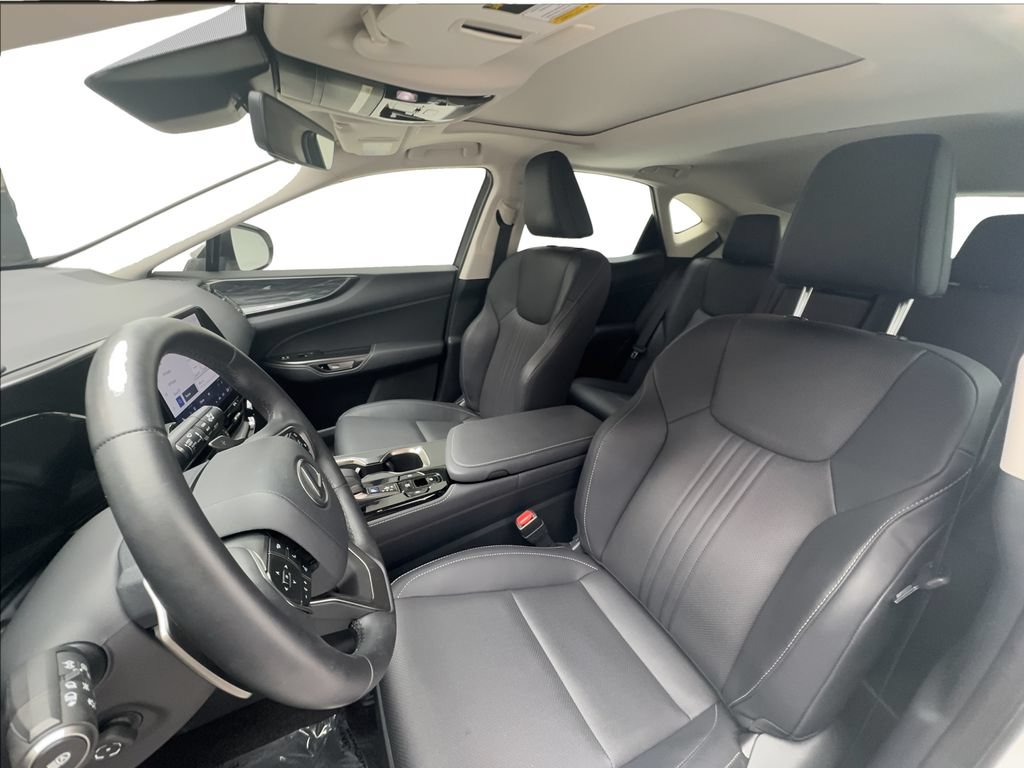 Used 2025 Lexus NX 250 FWD w/ Towing Package (2000 Lbs) image 20