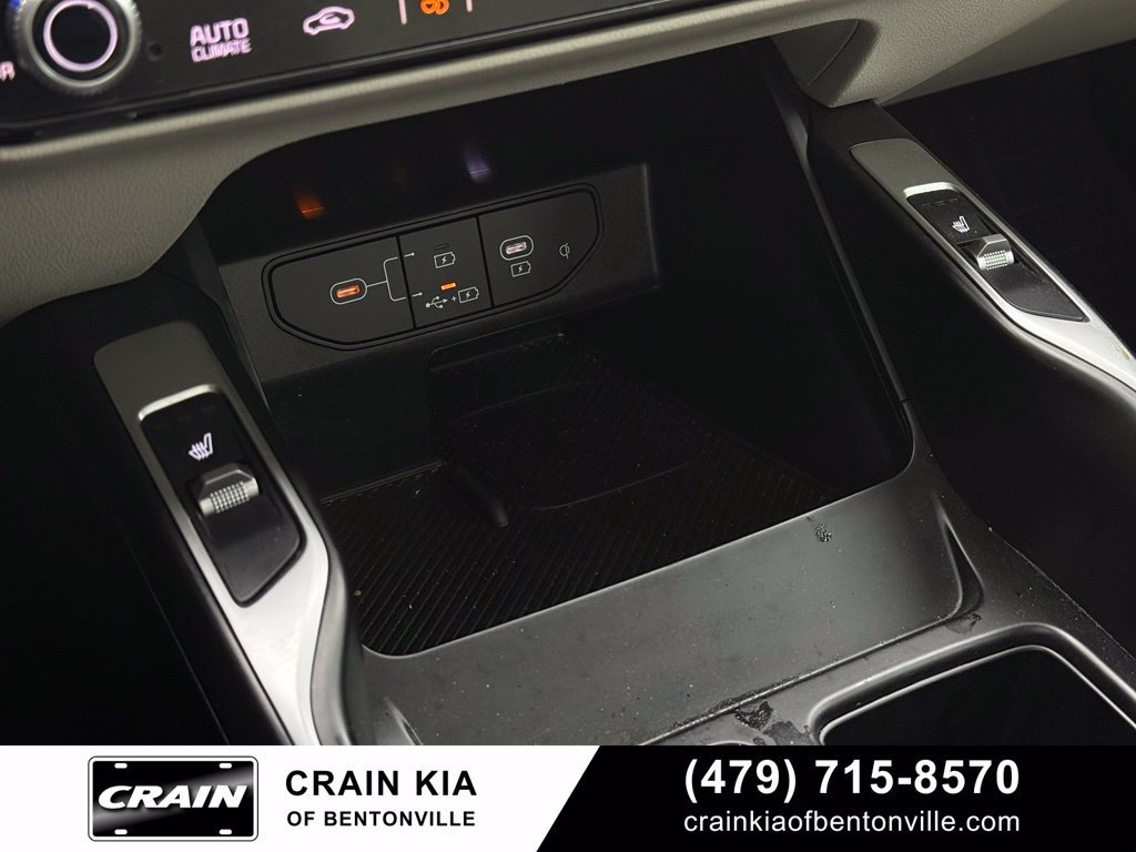 Certified 2025 Kia Sorento S w/ Panoramic Sunroof Package FWD image 18
