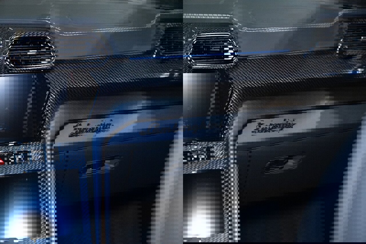 Used 2023 Lamborghini Urus S image 7