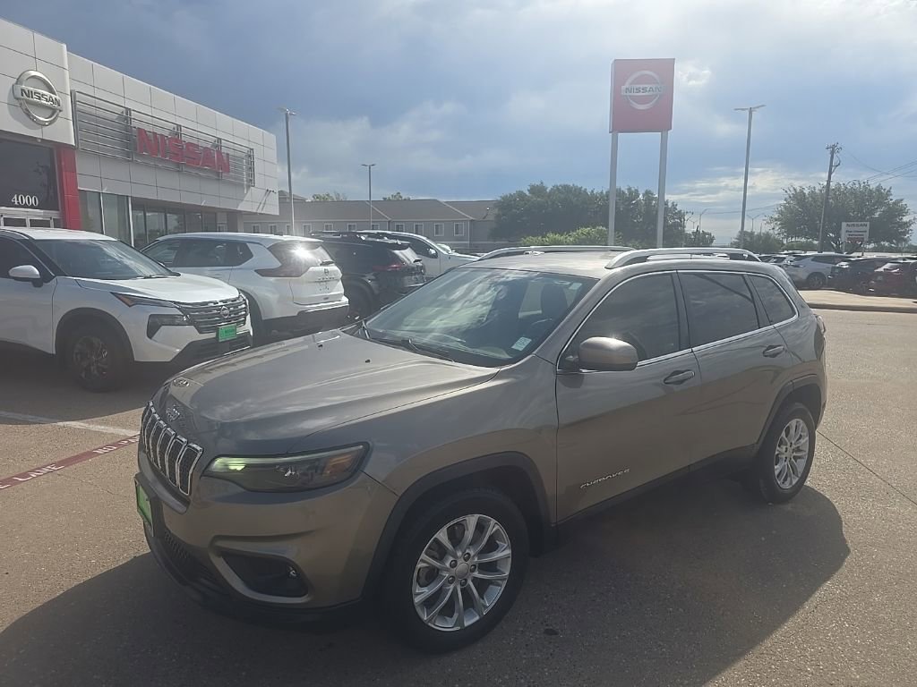 Used 2019 Jeep Cherokee Latitude w/ Popular Appearance Group FWD image 1