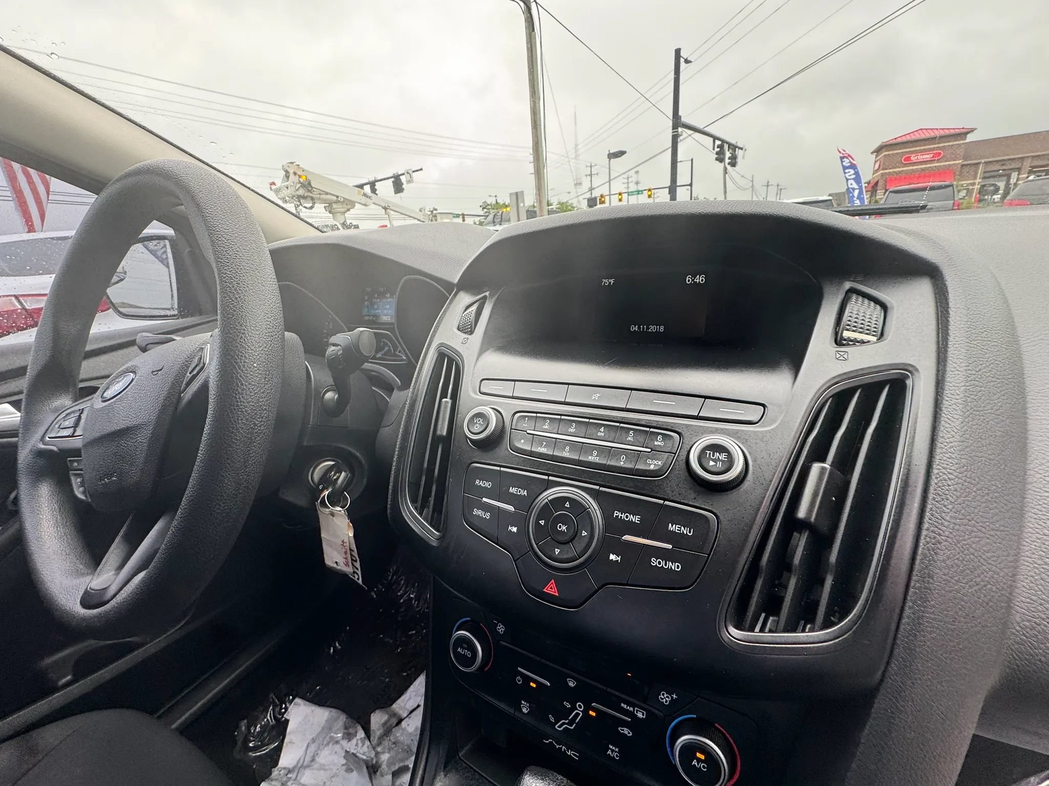 Used 2018 Ford Focus SE FWD image 28