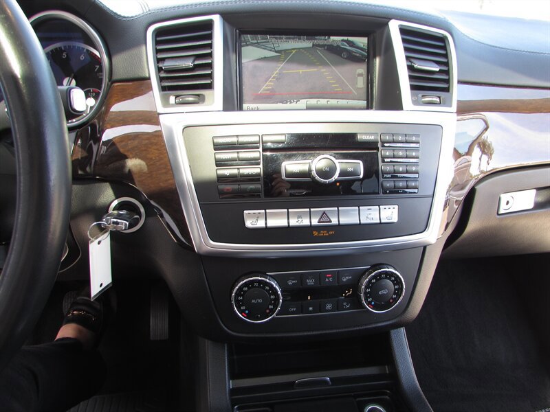 Used 2014 Mercedes-Benz GL 450 4MATIC image 20