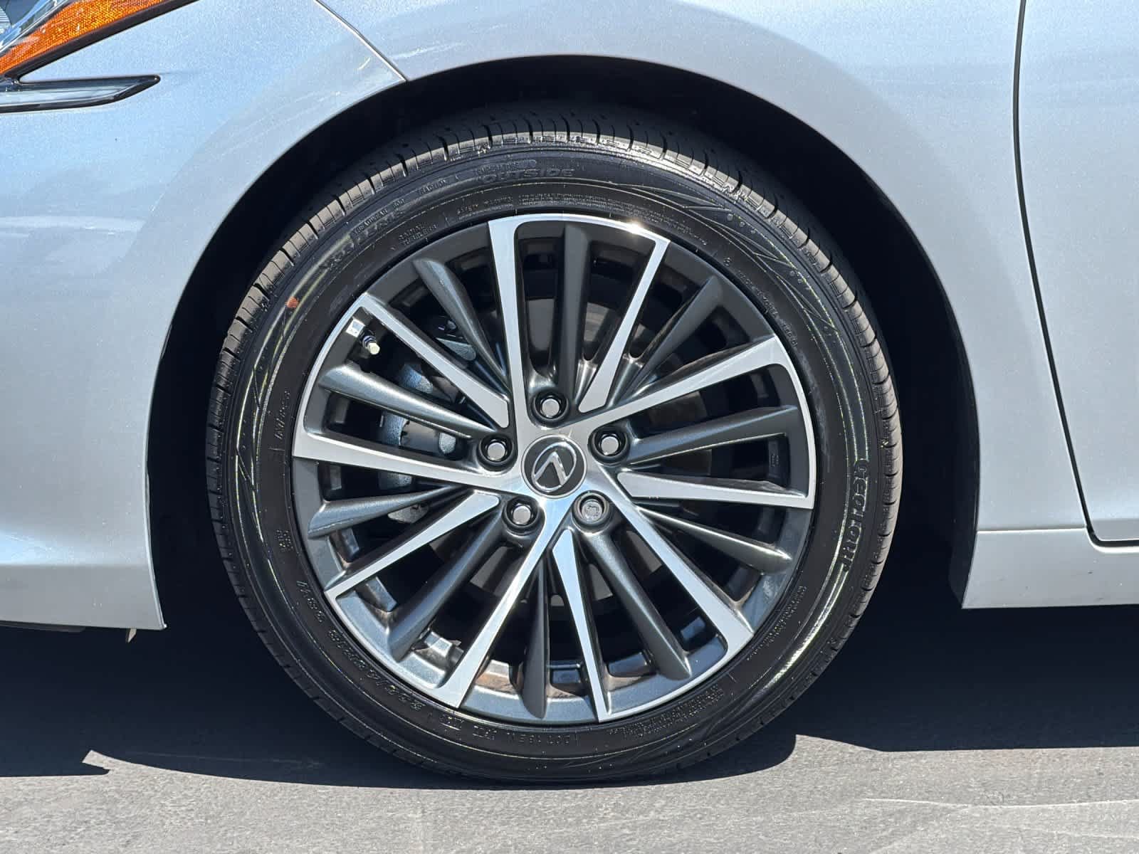 Certified 2025 Lexus ES 300h w/ Premium Package FWD image 30