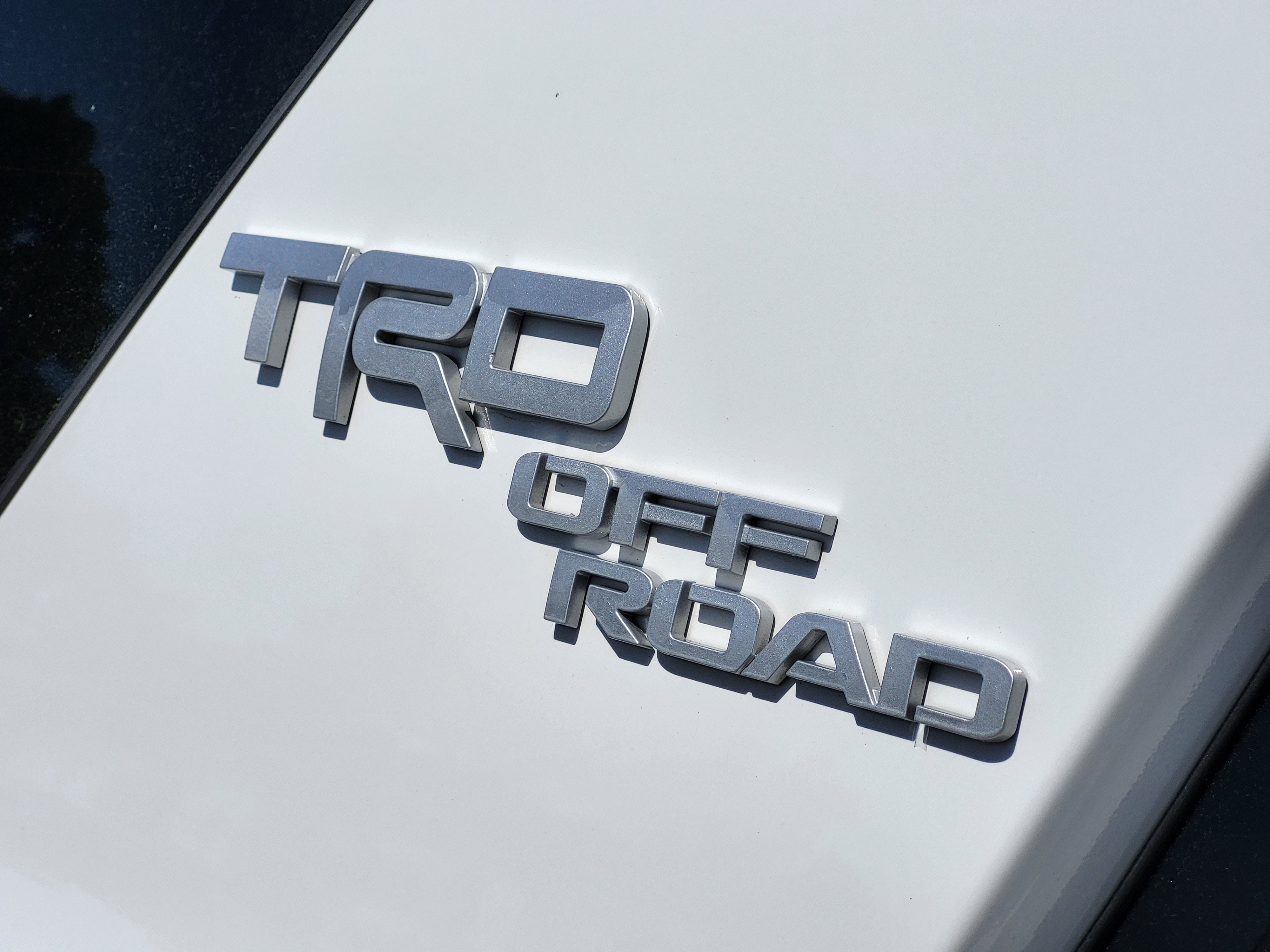 Used 2018 Toyota 4Runner TRD Off-Road Premium AWD/4WD image 9