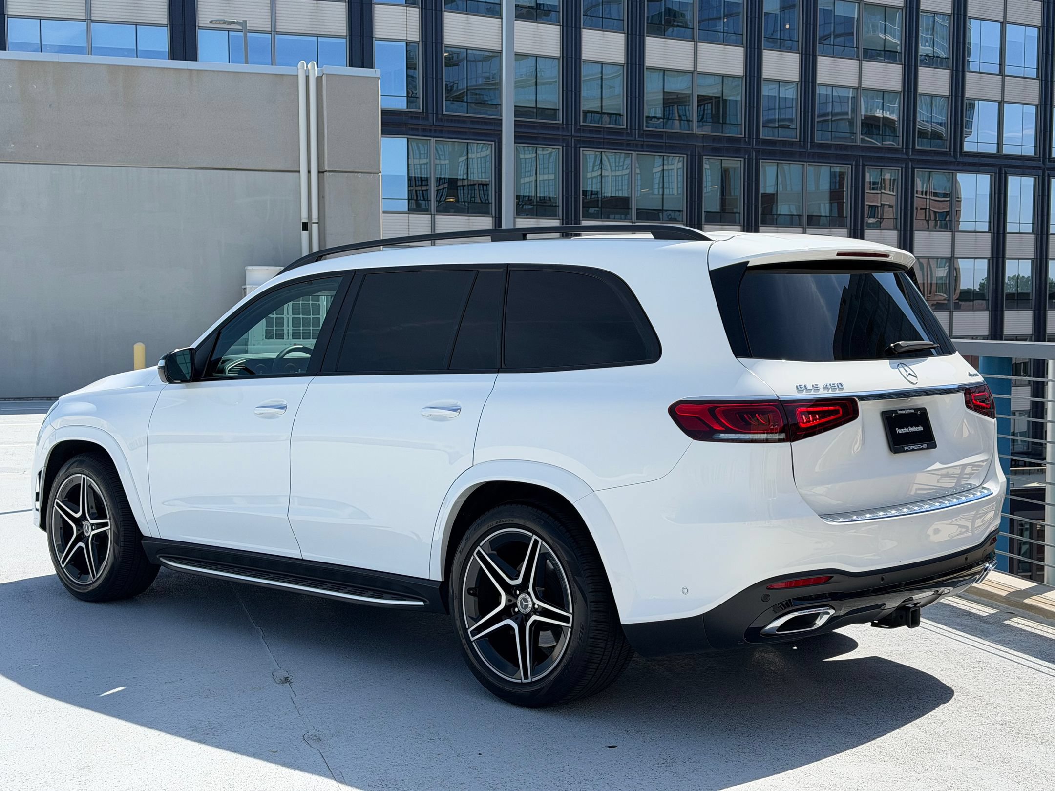 Used 2022 Mercedes-Benz GLS 450 4MATIC image 3