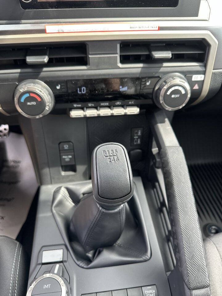 Used 2026 Toyota Tacoma TRD Sport AWD/4WD image 25