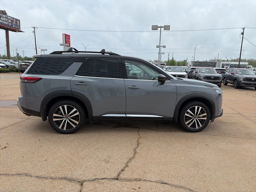Used 2025 Nissan Pathfinder Platinum w/ Cargo Package image 5