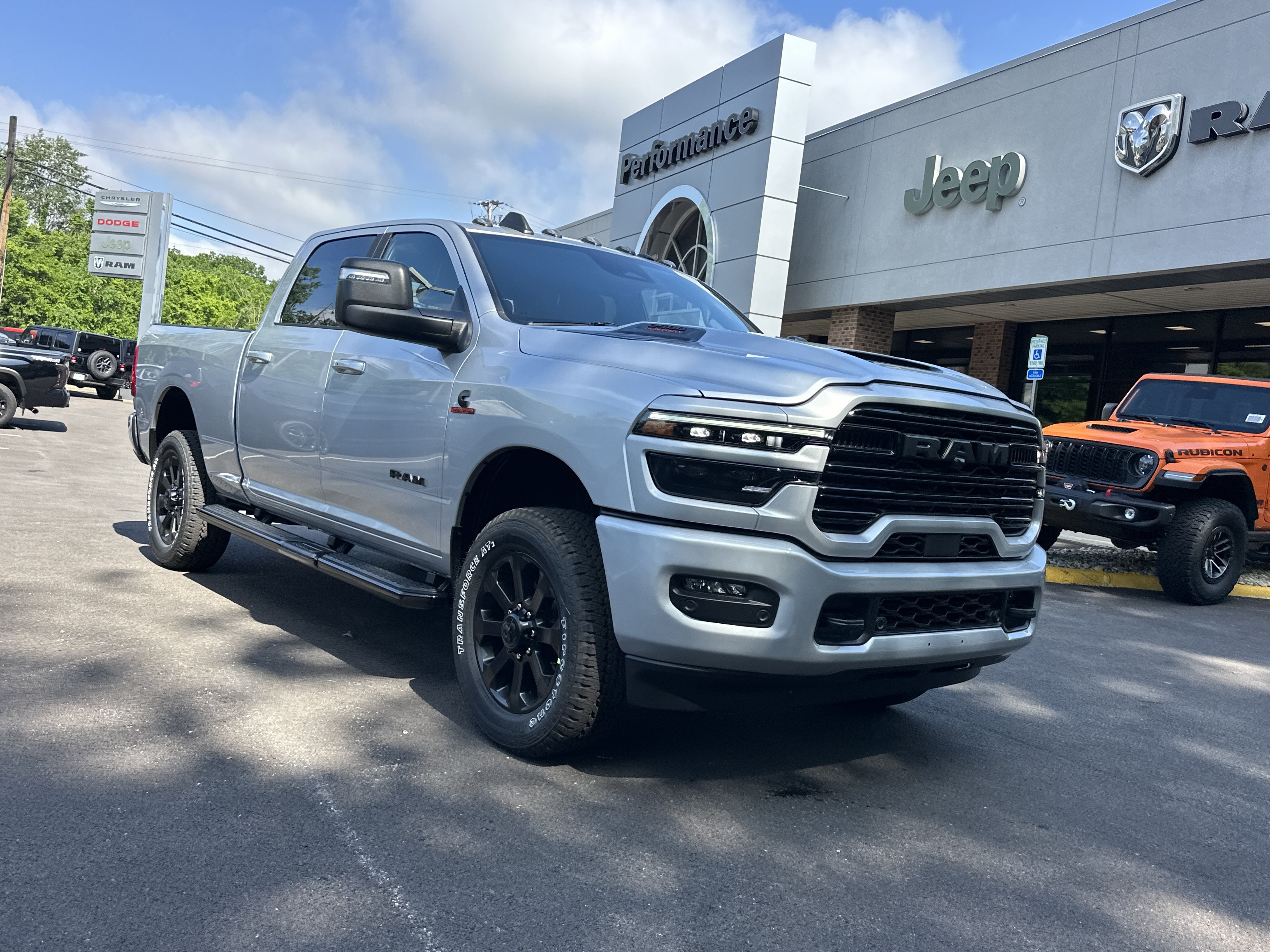 New 2026 RAM 2500 Laramie AWD/4WD image 21