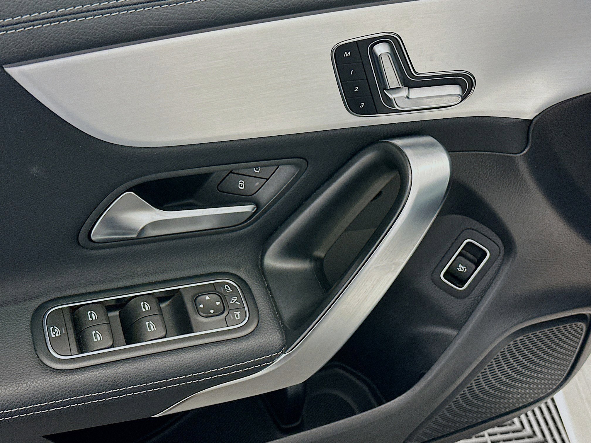 Used 2025 Mercedes-Benz CLA 250 4MATIC image 15