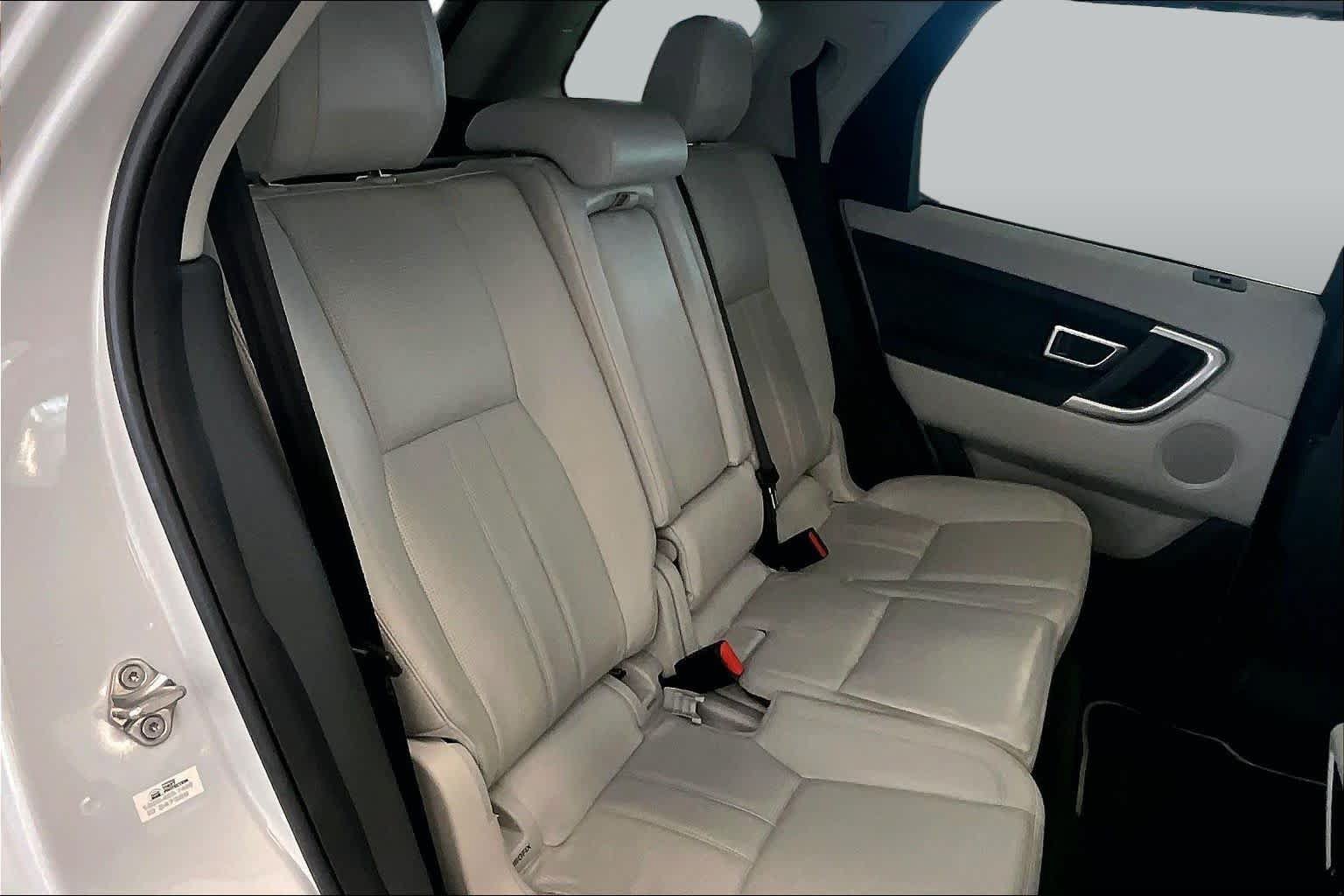Used 2017 Land Rover Discovery Sport HSE AWD/4WD image 19
