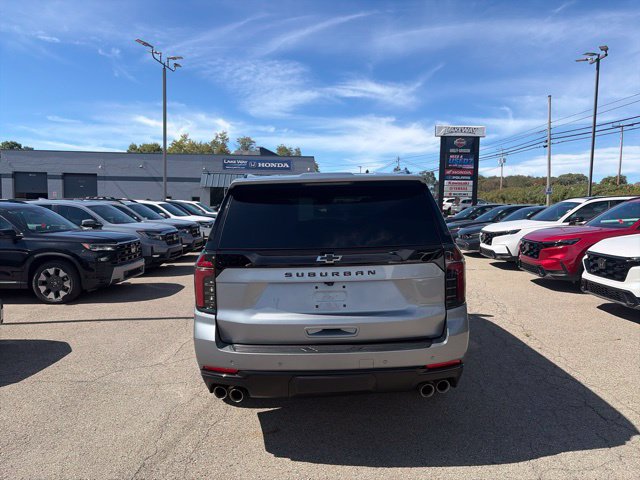 Used 2025 Chevrolet Suburban Z71 AWD/4WD image 6