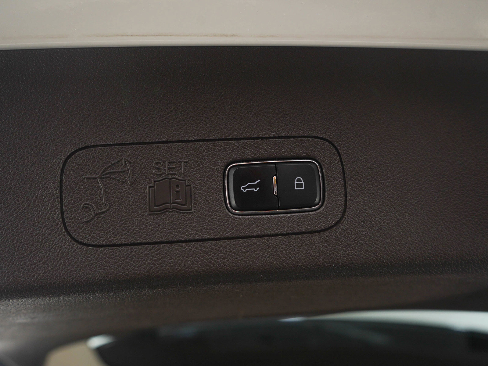 Used 2021 Lincoln Aviator Reserve w/ Equipment Group 202A image 20