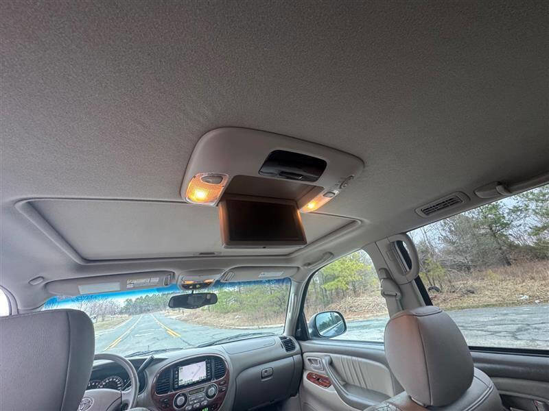 Used 2005 Toyota Sequoia Limited image 25
