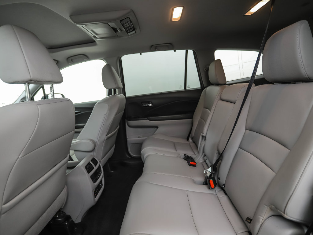 Used 2018 Honda Pilot Touring image 22