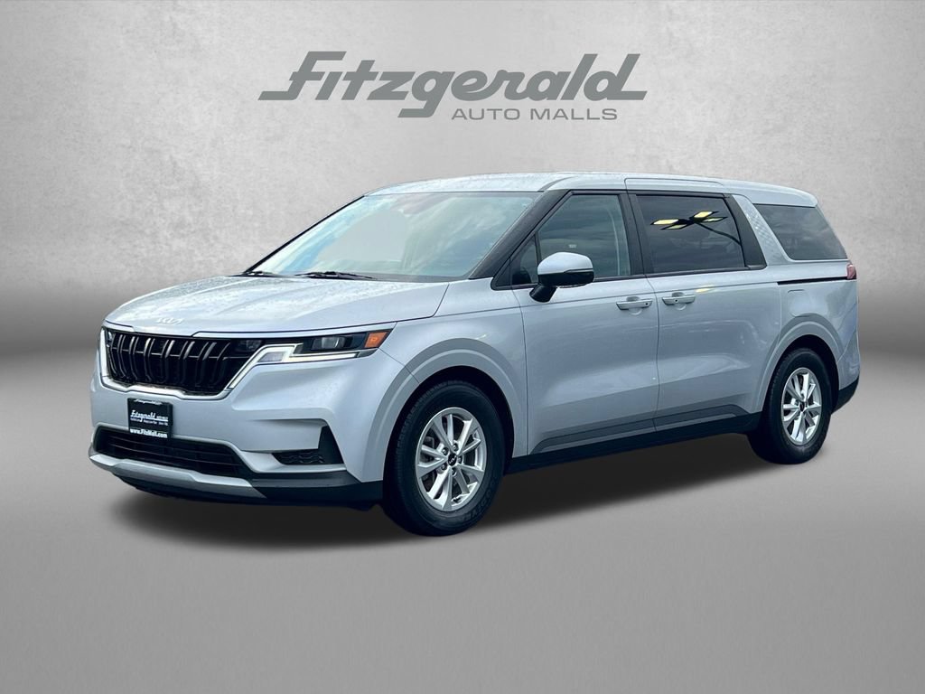 Used 2023 Kia Carnival LX FWD image 2
