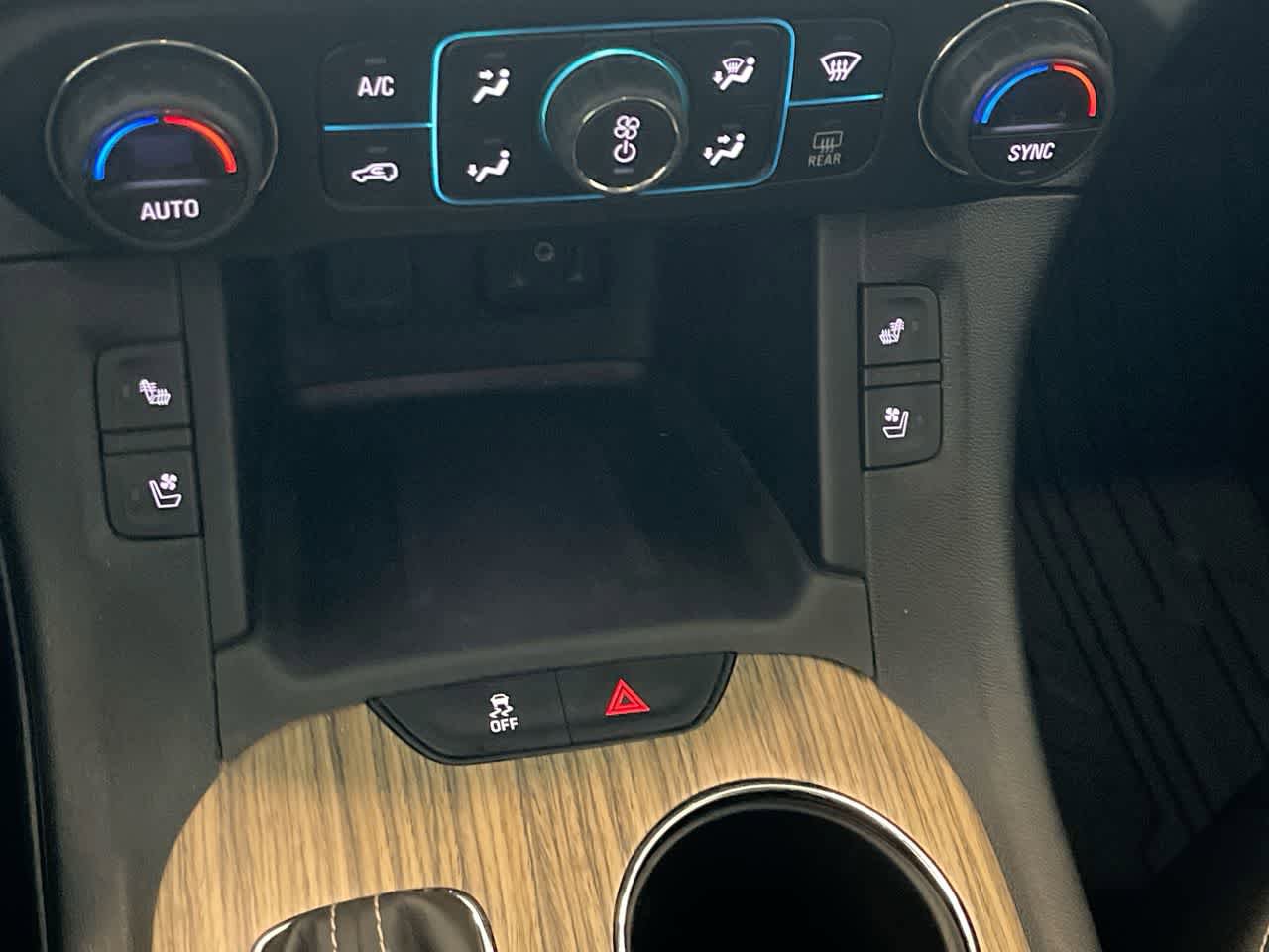 Used 2018 GMC Acadia Denali w/ Technology Package AWD/4WD image 19