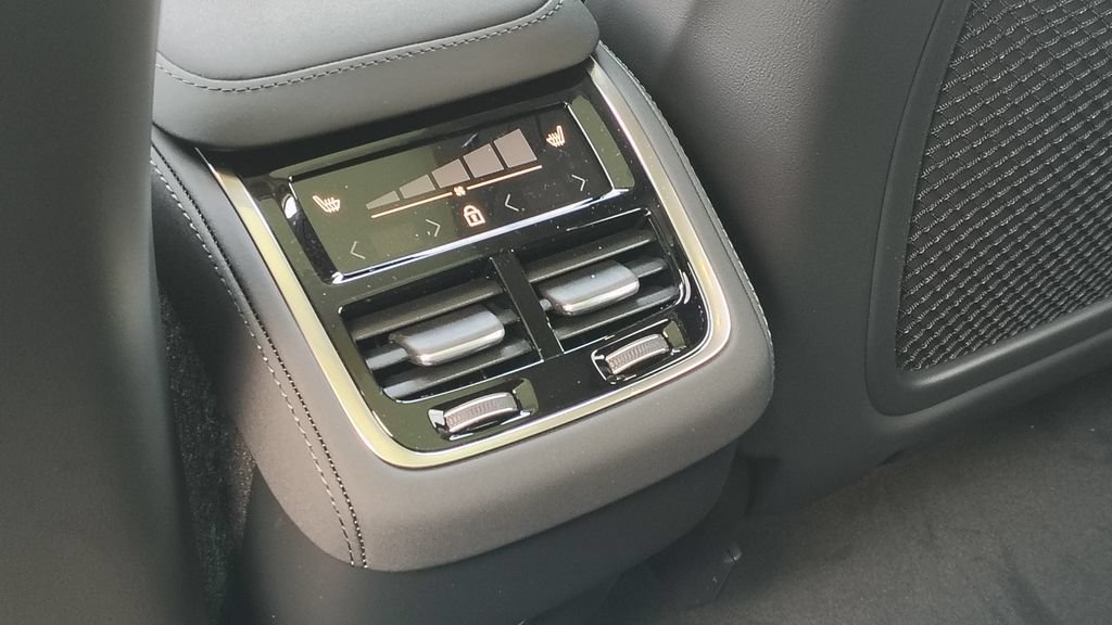 New 2026 Volvo XC90 B6 Plus AWD/4WD image 30