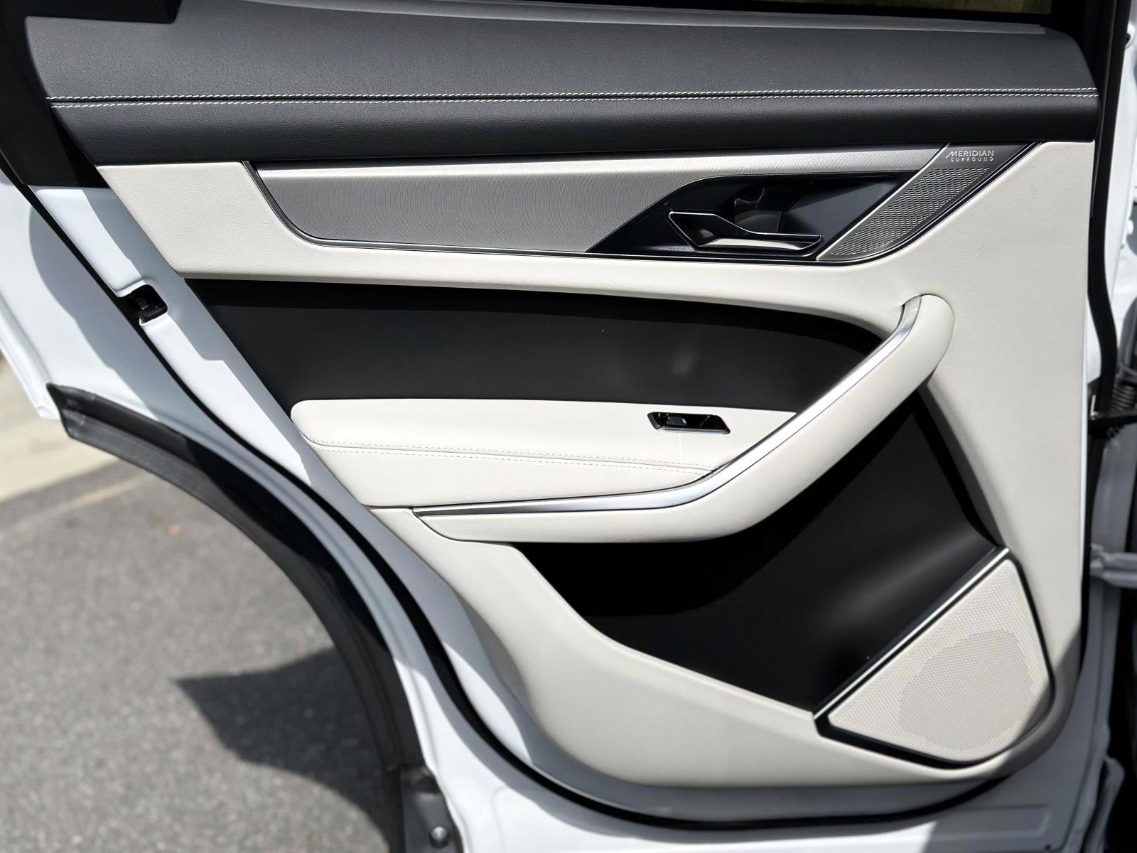 New 2026 Jaguar F-PACE R-Dynamic S image 7