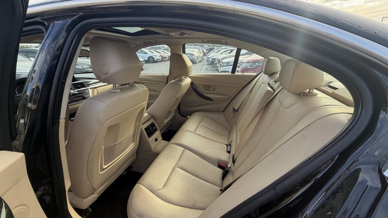 Used 2013 BMW 328i xDrive Sedan AWD/4WD image 3