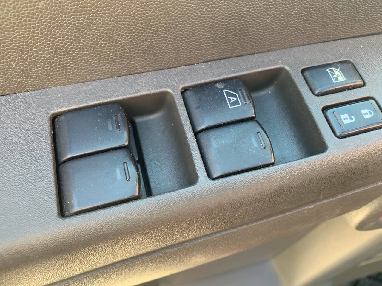 Used 2010 Nissan Xterra SE image 11