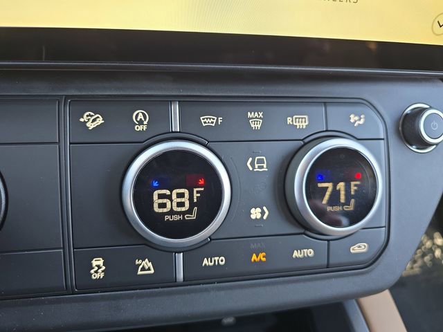 New 2026 Land Rover Defender 110 X-Dynamic SE AWD/4WD image 17