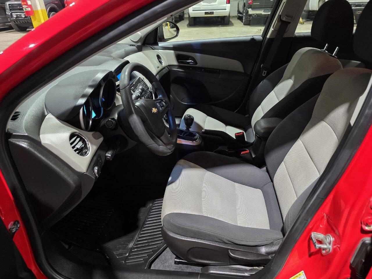 Used 2016 Chevrolet Cruze LS FWD image 28