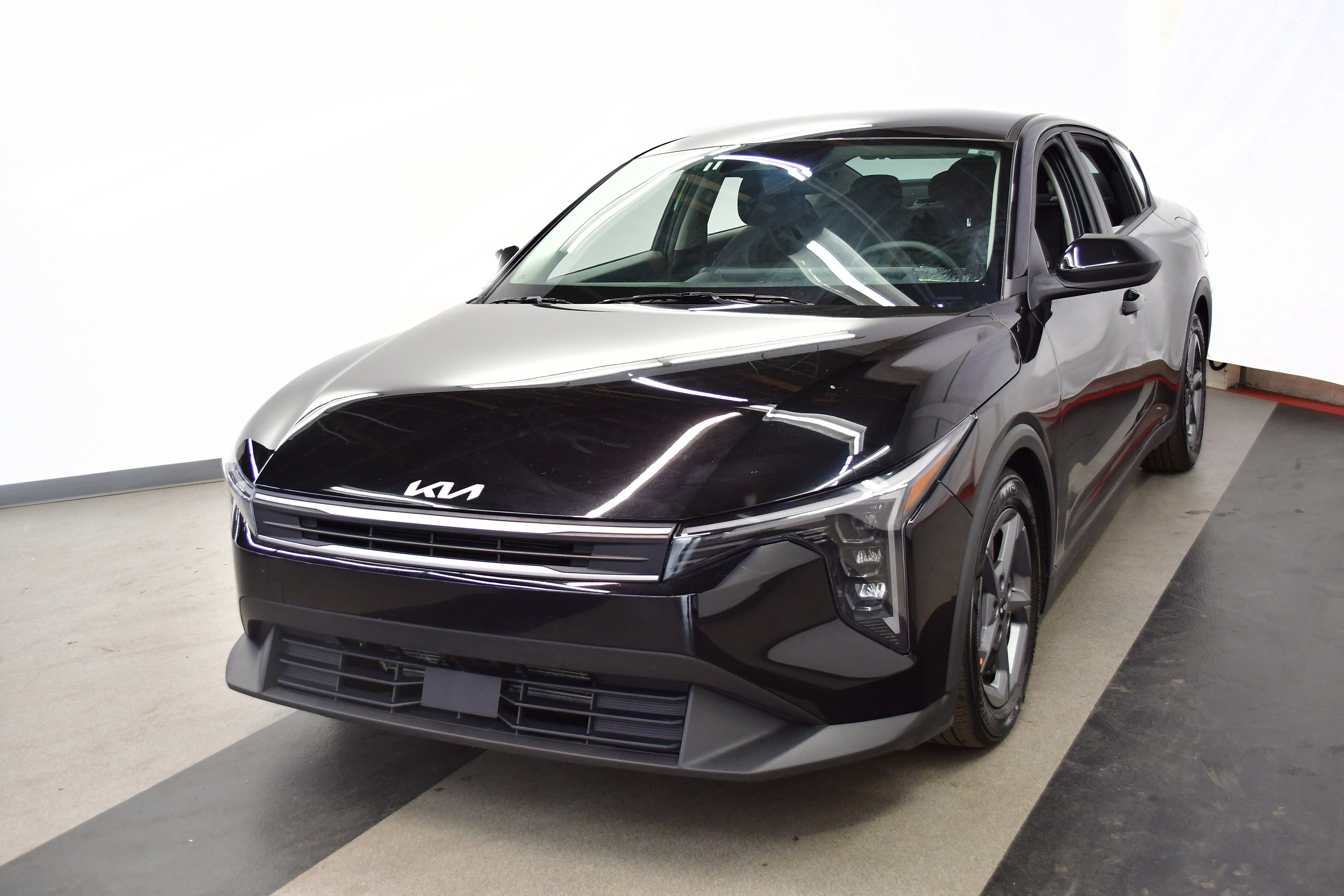 Used 2025 Kia K4 FWD image 4