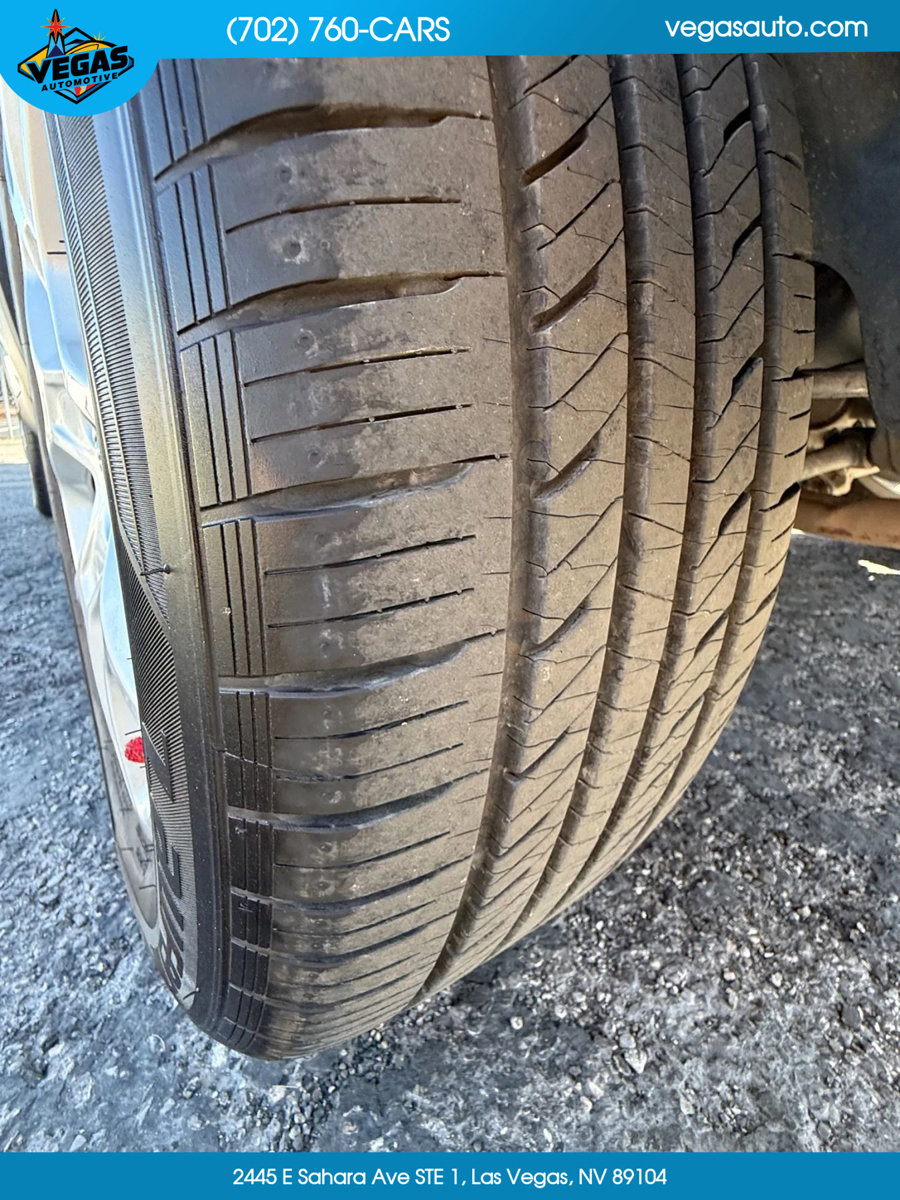 Used 2018 Jeep Renegade Latitude w/ Popular Equipment Group image 26