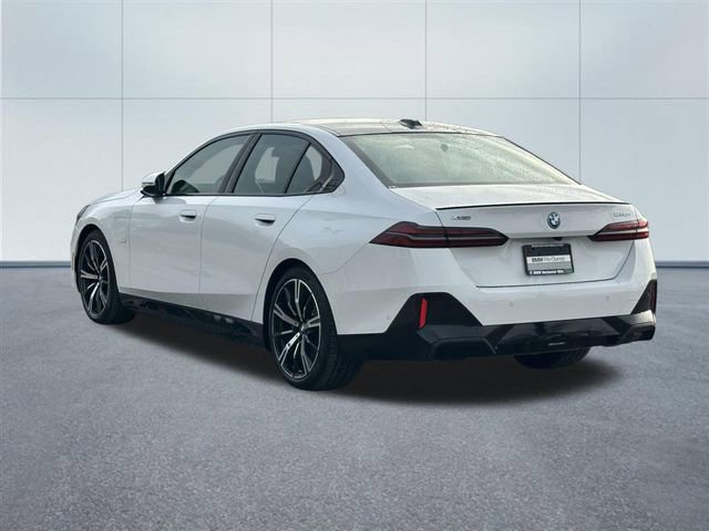 Used 2026 BMW 550e xDrive w/ Premium Package image 8