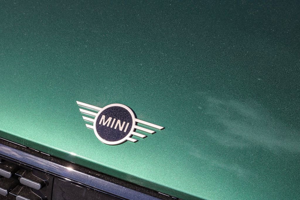 Used 2025 MINI Cooper 2-Door Hardtop image 5