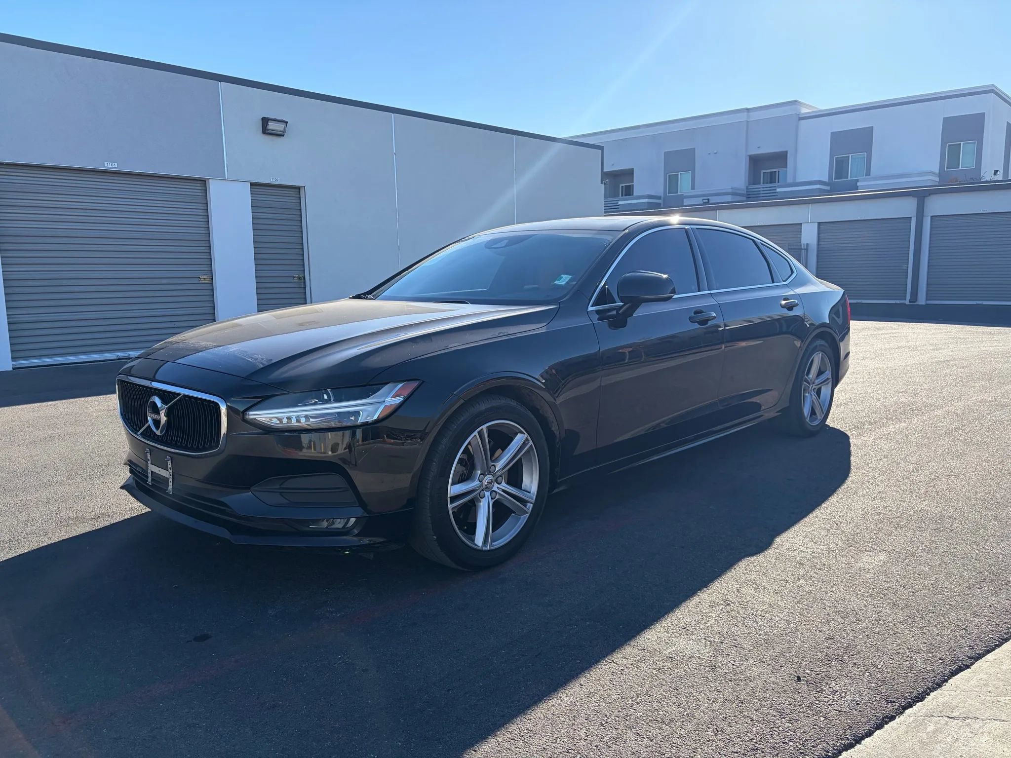 Used 2019 Volvo S90 T5 Momentum FWD image 3