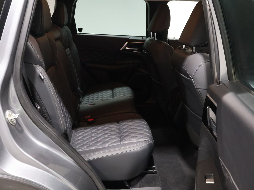 Used 2022 Mitsubishi Outlander SEL image 22