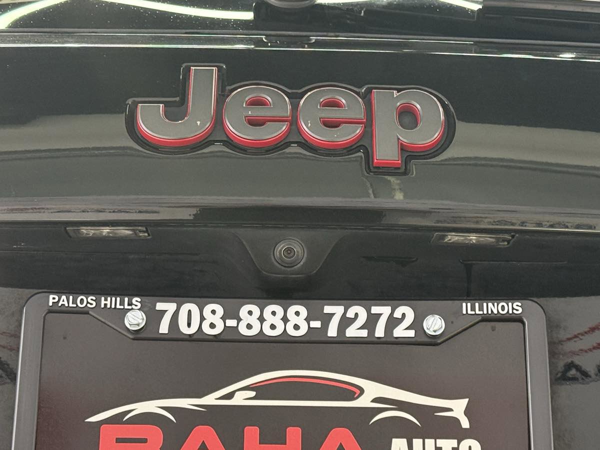 Used 2021 Jeep Grand Cherokee Trailhawk AWD/4WD image 11