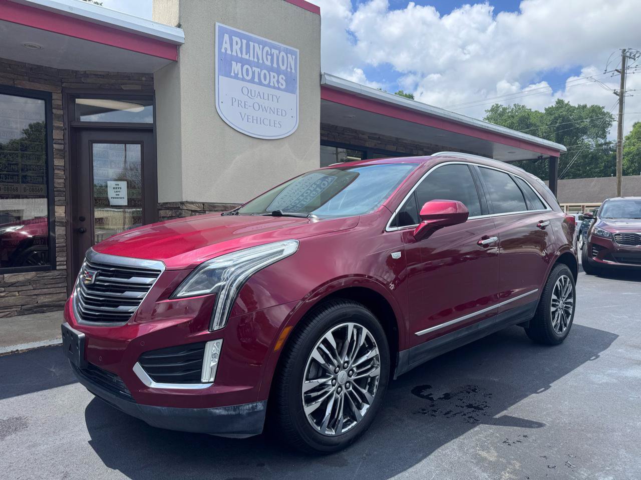 Used 2017 Cadillac XT5 Premium Luxury FWD image 2