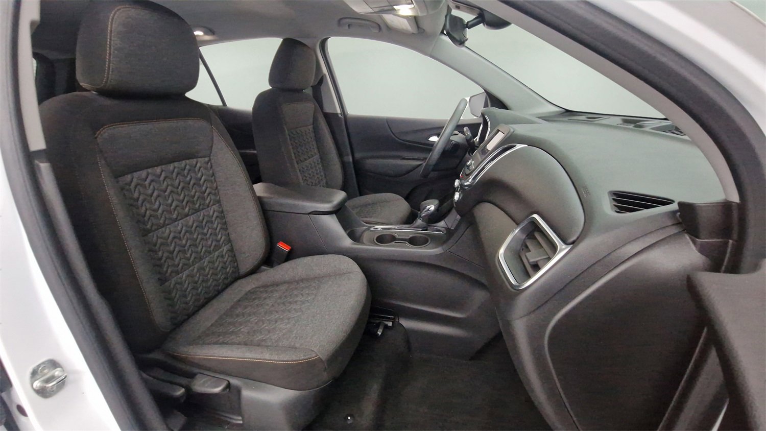 Certified 2022 Chevrolet Equinox LT w/ LPO, Floor Liner Package image 53