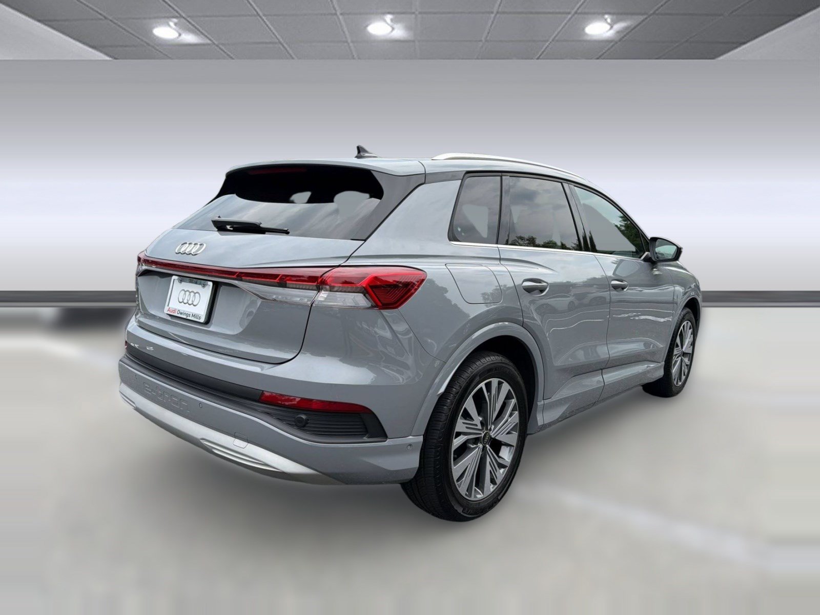 Used 2024 Audi Q4 e-tron Premium Plus w/ Premium Plus RWD image 9