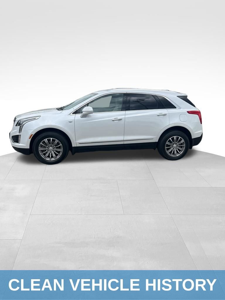 Used 2017 Cadillac XT5 Luxury w/ Driver Awareness Package image 3