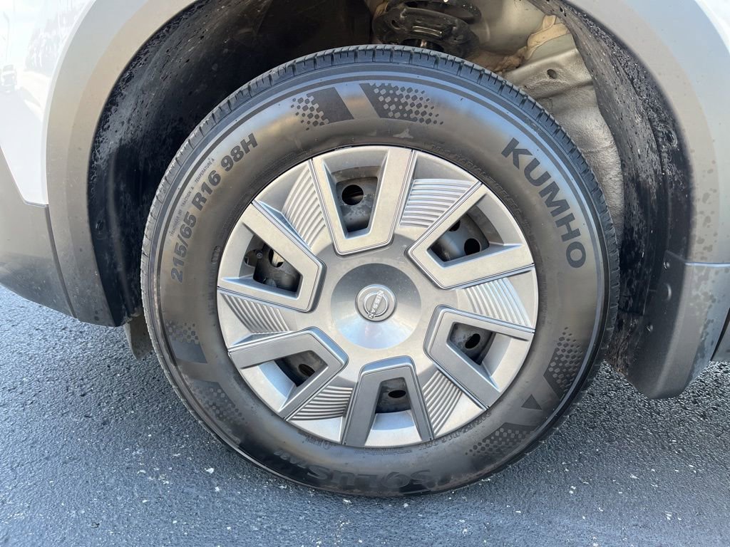 Used 2025 Nissan Kicks S AWD/4WD image 9