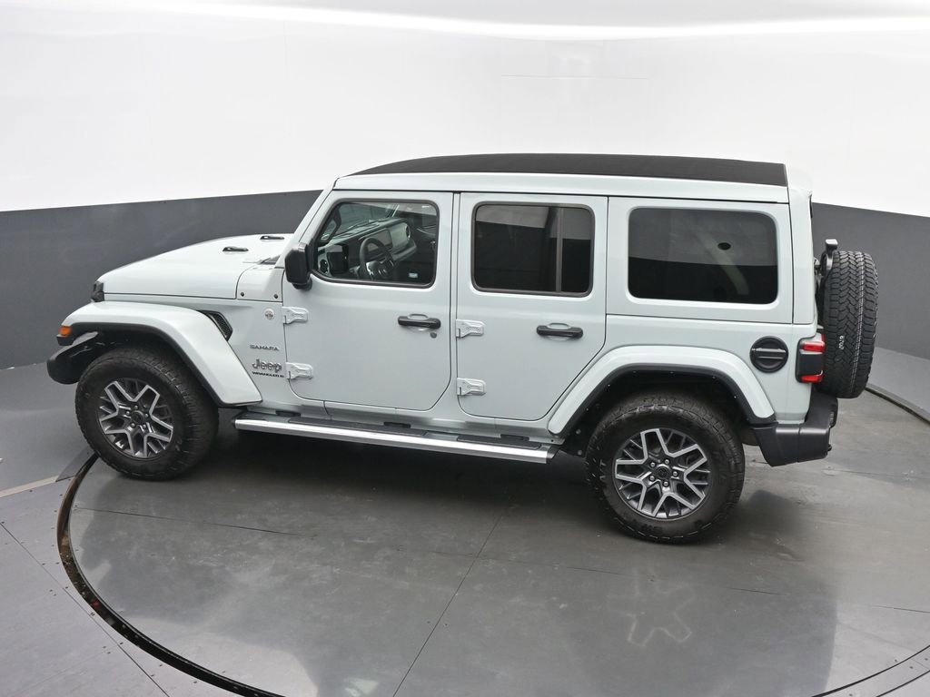 Used 2024 Jeep Wrangler Sahara image 40