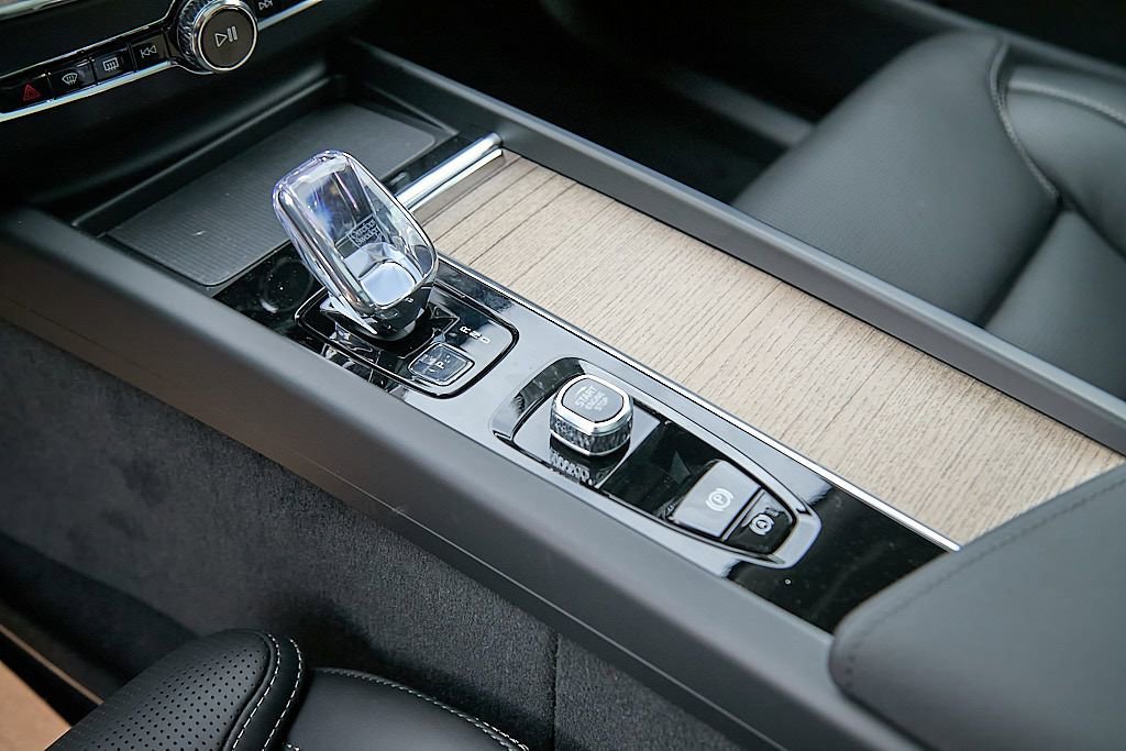 New 2026 Volvo XC60 B5 Ultra w/ Protection Package Premier image 14