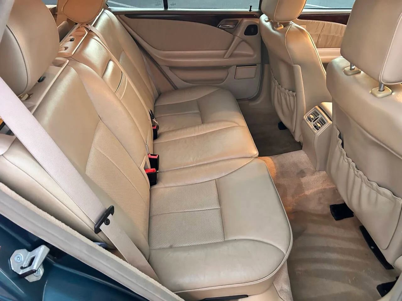 Used 1999 Mercedes-Benz E 320 4MATIC Wagon image 30