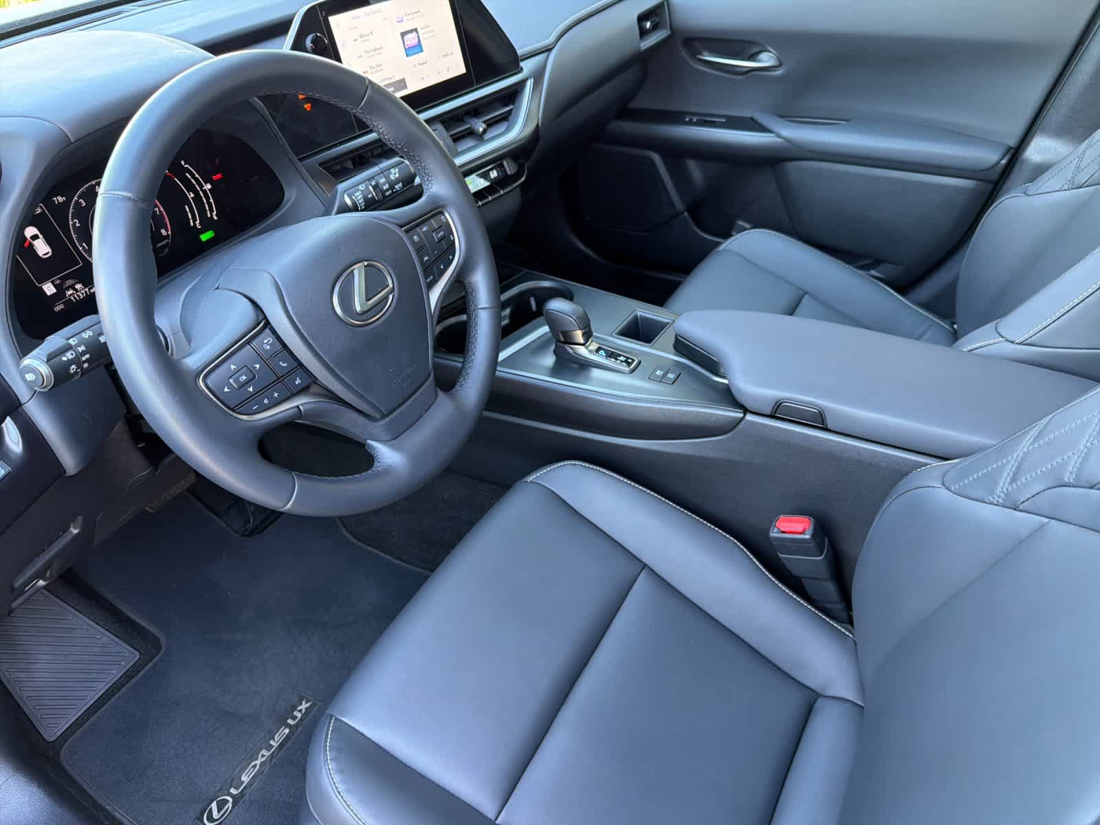Certified 2025 Lexus UX 300h FWD w/ Accessory Package (Z2) image 11