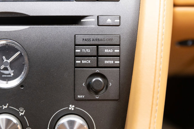Used 2008 Aston Martin V8 Vantage Roadster image 86