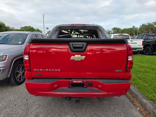 Used 2011 Chevrolet Avalanche LT w/ Luxury Package image 3