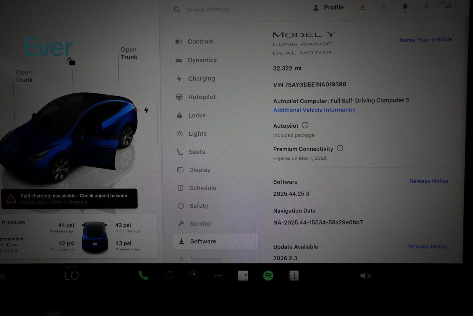 Used 2022 Tesla Model Y Long Range image 25