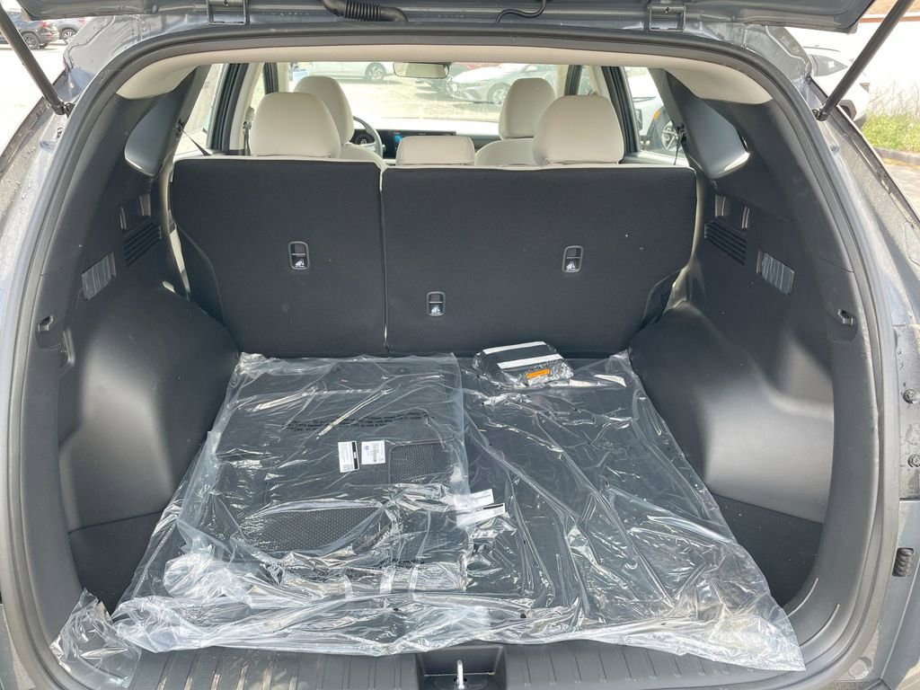 Used 2025 Hyundai Tucson SE image 48